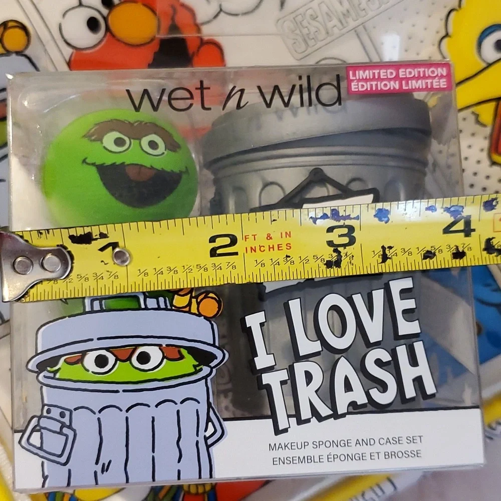 Sesame Street X Wet 'n Wild makeup sponge and case Oscar the Grouch
